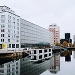 Apartment Modern With View In