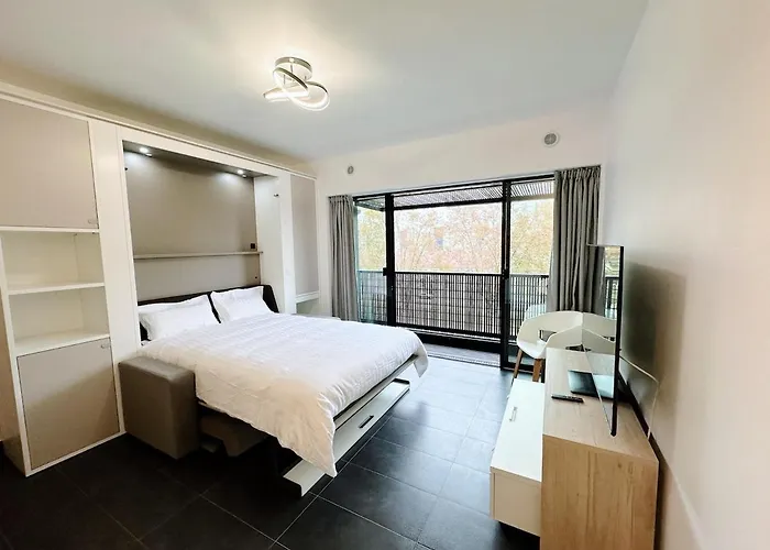 Apartment Modern With View In